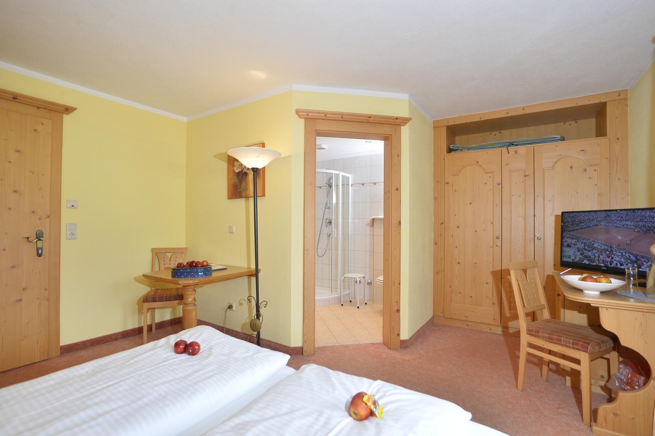 Pension Und Apartments Landhaus Marie Leutasch Extérieur photo