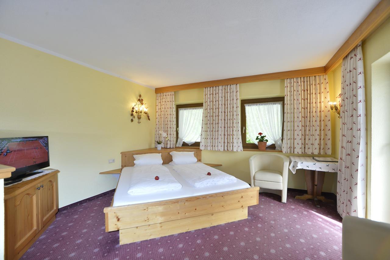 Pension Und Apartments Landhaus Marie Leutasch Extérieur photo