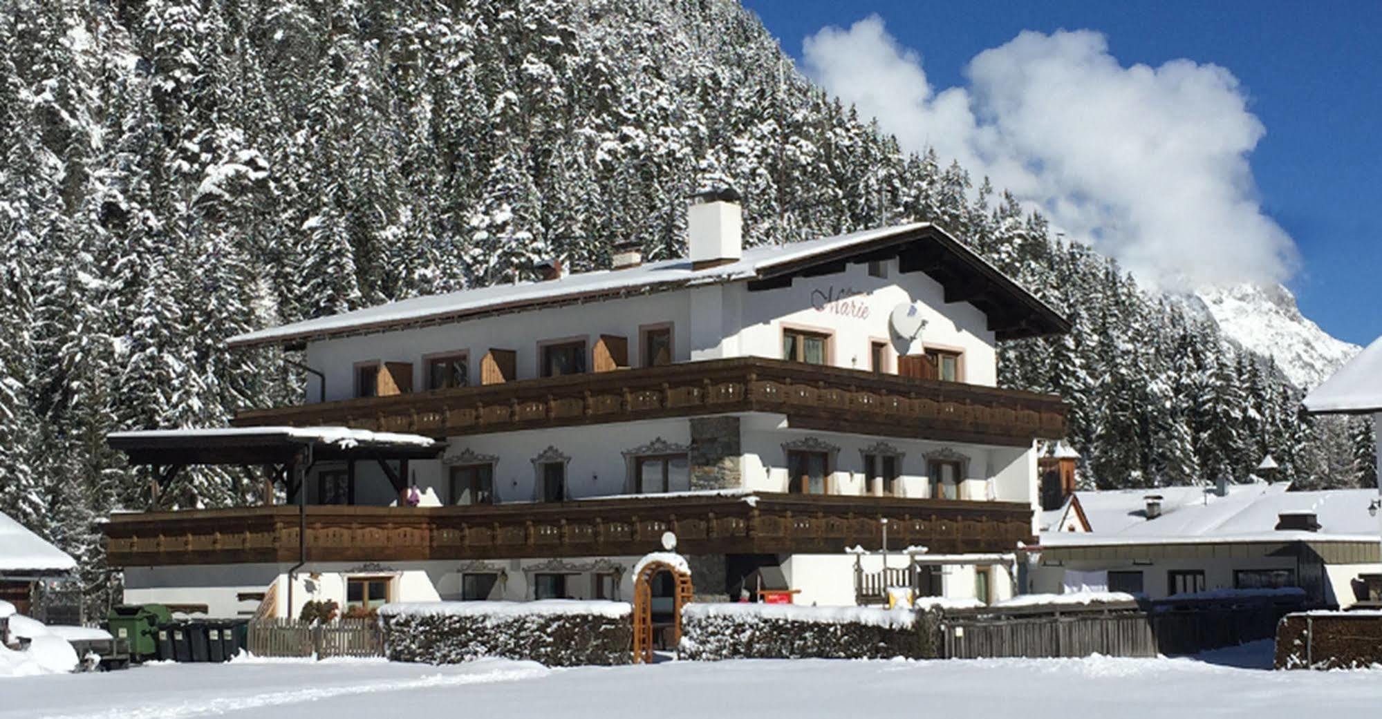 Pension Und Apartments Landhaus Marie Leutasch Extérieur photo
