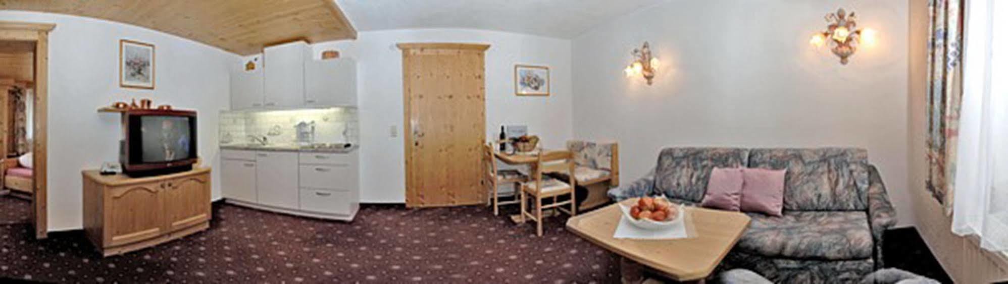 Pension Und Apartments Landhaus Marie Leutasch Extérieur photo